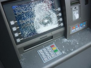 Мъж потроши банкомат в Първомай