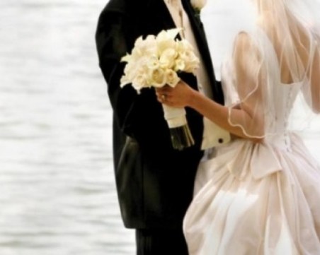 Бум на сватбите, но бебетата по-малко! Най-висока раждаемост в Пловдив