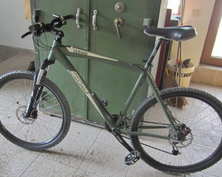 Двама откраднаха велосипед на жена, единият се оказа 10-годишен