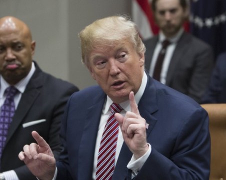 Тръмп още не е решил дали ще удря Сирия