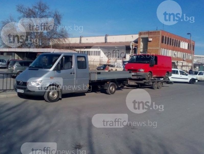 Кола блъсна дете пред КАТ–Пловдив, момичето изскочило внезапно на шосето