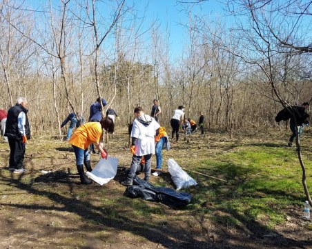 Ботаническата градина в Пловдив ви очаква! Днес ще сглобим къщички за птици