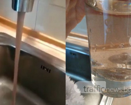 Черна вода потече от чешми в Кючука след ВиК авария ВИДЕО