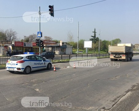 83-годишна пешеходка е ударена край Денталния, пресичала на червено СНИМКИ и ВИДЕО