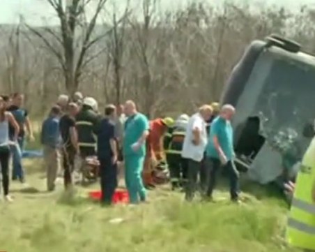 Пътник от автобуса ковчег: Ужасна гледка! Всички хора викаха за помощ  ВИДЕО