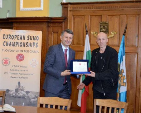 Съперник на Котоошу идва на европейското по сумо в Пловдив СНИМКИ