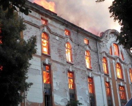 Тютюневите складове са анти-територия за духа, това са прокълнати пространства на човешка експлоатация