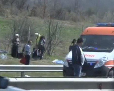 Жестока катастрофа на Тракия! Над 20 души са ранени, има и загинали СНИМКИ