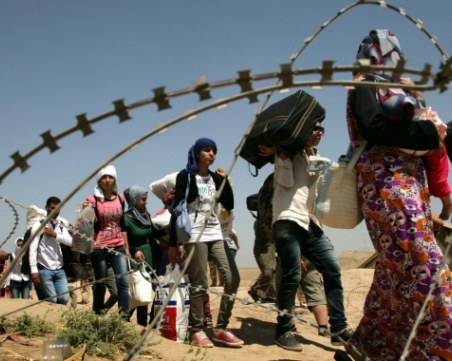 Бежанската вълна тръгна към България!