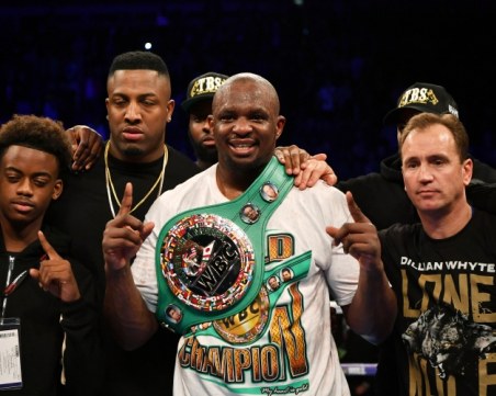 Дилиън Уайт не мисли за Кобрата, нарече Уайлдър “заблуден страхливец“