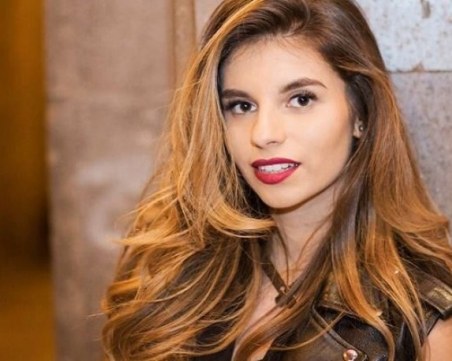 Дивна поиска прошка от потрошената от нея Кристин!