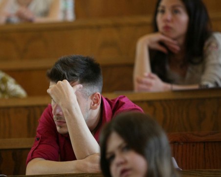 Техническият университет организира предварителен изпит по математика