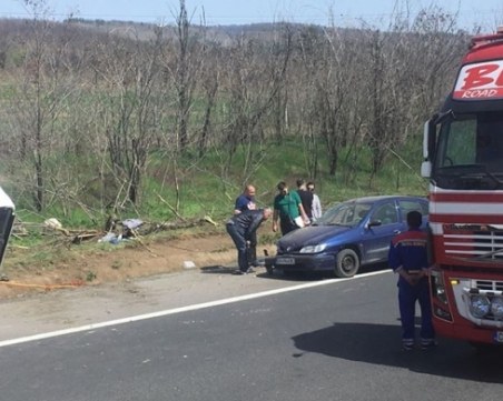 Задържаха шофьорката, причинила мелето с автобуса на Тракия