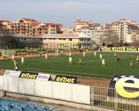 Марица губи от Поморие след спорен гол в продължението
