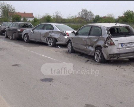 Пияна и надрусана жена е карала джипа, помлял 10 коли в Кючука, арестуваха я СНИМКИ+ВИДЕО