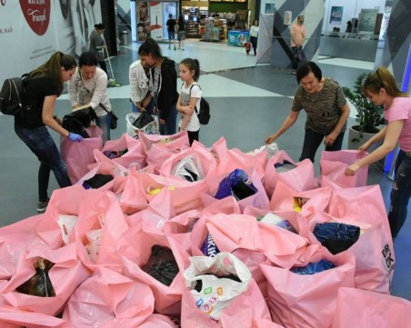 Гардеробите на пловдивчанки олекнаха с 4 тона! Вижте как СНИМКИ