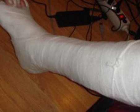 Бургазлия наруши ограничителна заповед, но... го блъсна кола