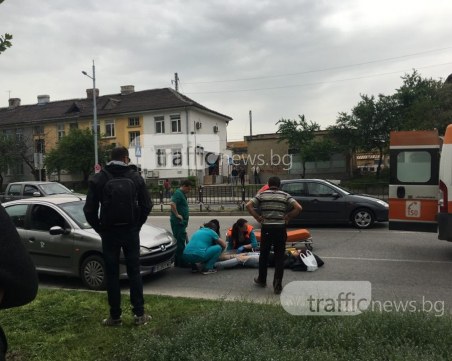 Кола блъсна момиче на пешеходна пътека в Пловдив, карат я в болница СНИМКИ
