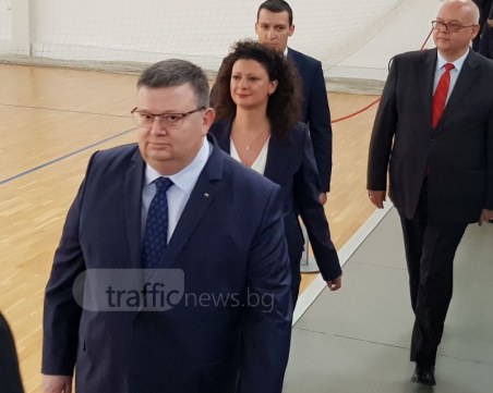 Цацаров поиска български Алкатрас за най-закоравелите престъпници ВИДЕО