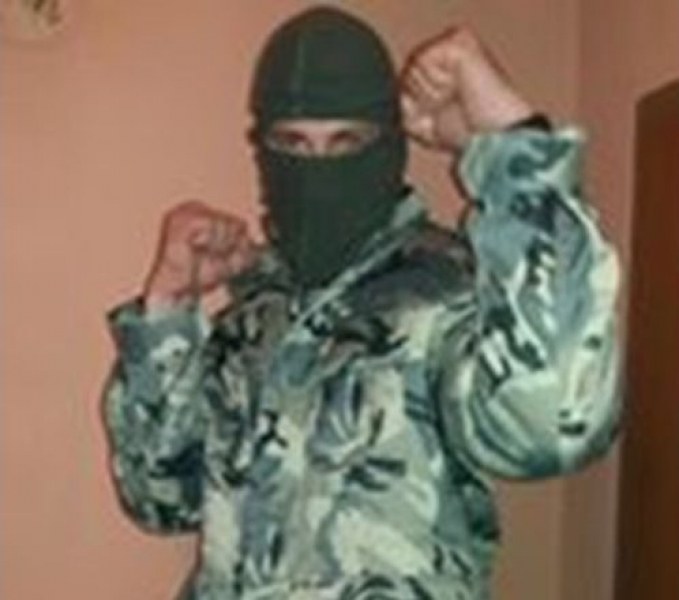 Шуреят на Митьо Очите и негов авер съблекли ученик чисто гол и го измъчвали
