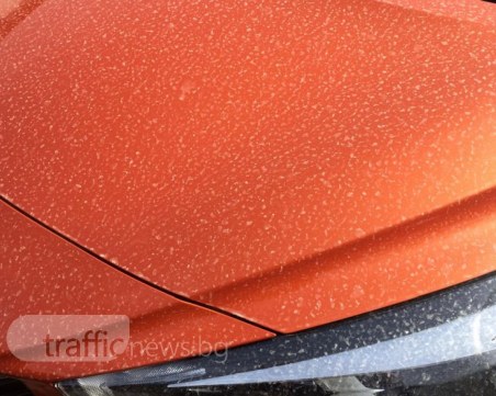 Кален дъжд се изсипа от небето над Пловдив! Колите се разкрасиха СНИМКИ