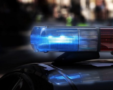 Спряха за рутинна проверка кола, а откриха момиче - похитено, бито и карано да проституира