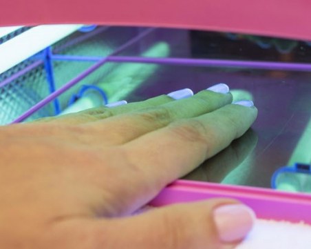 Честите посещения при маникюрист може да причинят рак