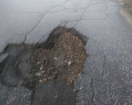 Пловдивчанин се натресе в дупка, дебнела го от години СНИМКИ