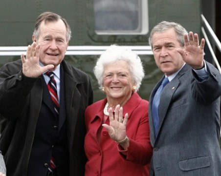 Почина Барбара Буш