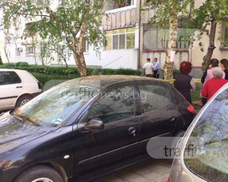 Труп на жена под блок в Кючука! Полиция отцепи района СНИМКИ