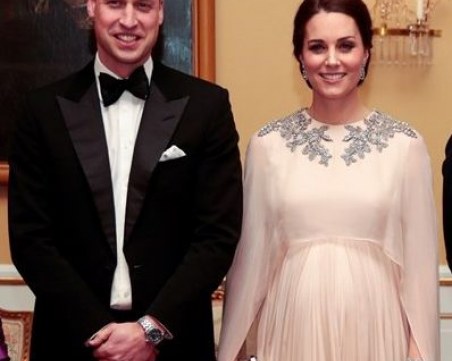 В очакване на третото кралско бебе: фенове спят в палатки пред болницата