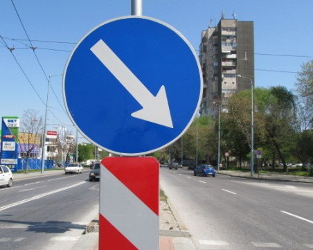 Aпаши масово задигат пътни знаци, продават ги за скрап