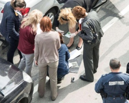 Белязаните банкноти, взети от кметицата Иванчева, светнали като коледна елха ВИДЕО