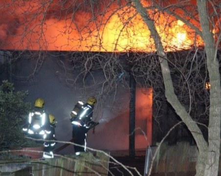 Мълния предизвика голям пожар в Родопите