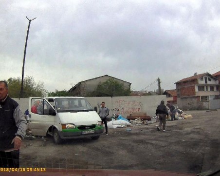 Издирват двама нарушители в Пловдив! Виждали ли сте ги? СНИМКИ и ВИДЕО