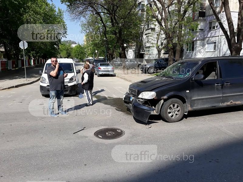 Меле в Кючука! Движението е блокирано СНИМКИ