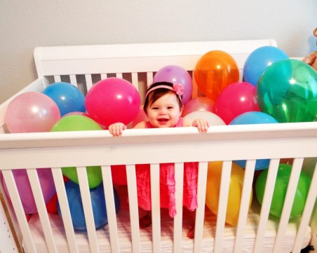 Родители превърнаха първия рожден ден на детето си в лудница! Не го правете! СНИМКИ