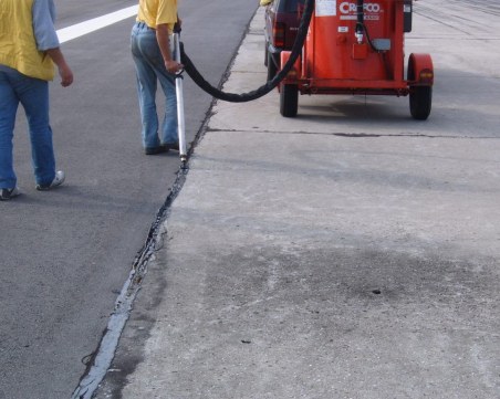 Санират пловдивските улици със специална паста за 150 хил. лева
