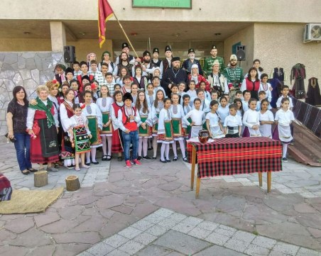 Ученици направиха уникална възстановка на Априлското въстание край Пловдив СНИМКИ