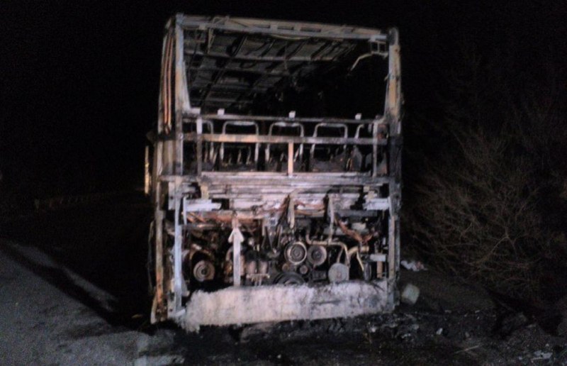 Автобус, пълен с български туристи, изгоря до основи