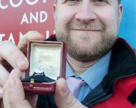 Снаха реши да се отърве от боклуците на свекърва си, получи 100 000 долара