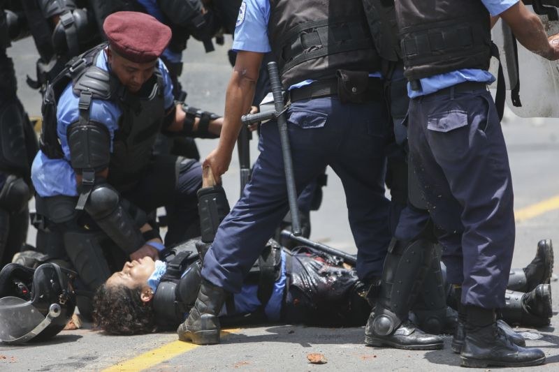 Кървави протести: Поне 10 загинаха в Никарагуа ВИДЕО и СНИМКИ