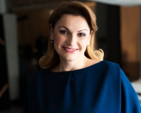 Ани Салич чукна 50, празнува с приятели и семейство