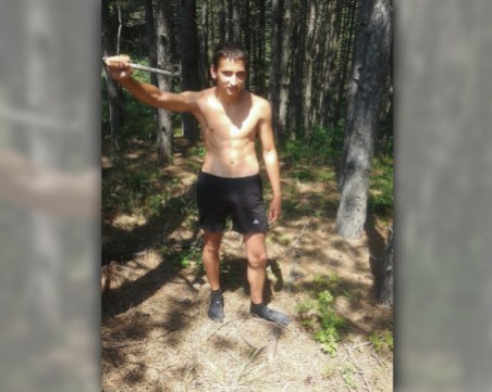 Ето го хулигана, който хвърли бомбичка и рани полицайка на ЦСКА - Левски