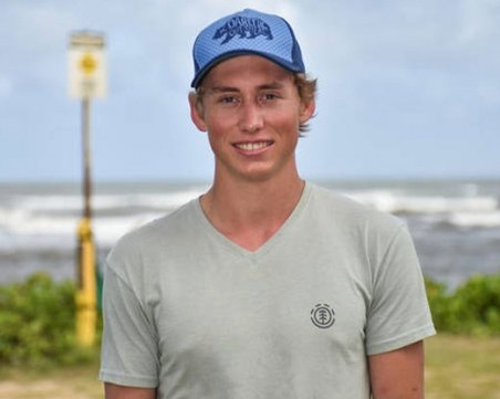 2-метрова акула нападна 20-годишен американец