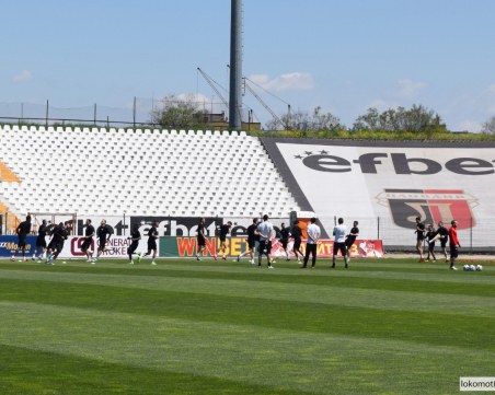 Локо гони първото място тази вечер срещу Септември