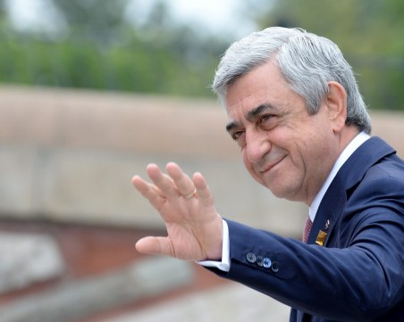 Премиерът на Армения подаде оставка! Свалиха го протестите