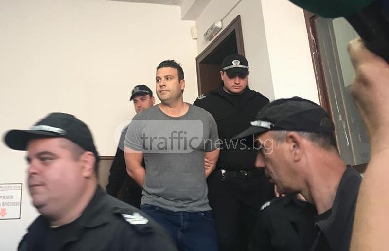 Прокуратурата поиска постоянен арест за шефа на полицията в Раковски! СНИМКИ