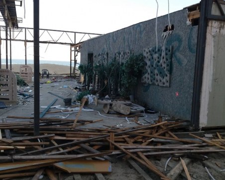 Четири култови заведения на плажа на Слънчев бряг вече са в историята СНИМКИ