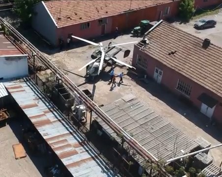 Хеликоптер се разби върху сграда в Свищов ВИДЕО